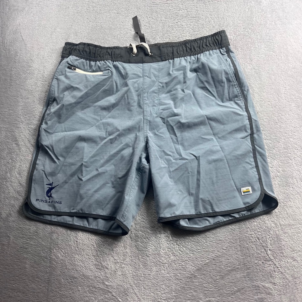 Vuori Banks Shorts Mens XL Blue Grey Micro Stripe Pins & Fins V330 Performance